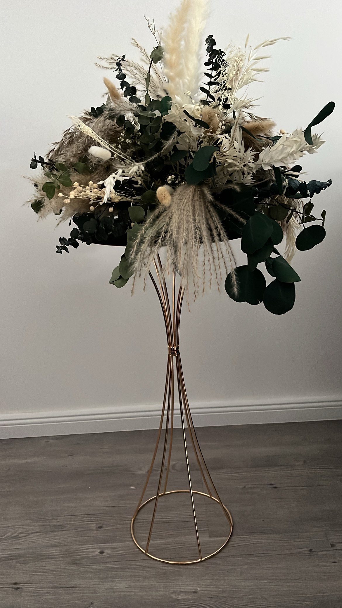 Blumensäule mit Trockengesteck, auch mit frischen Blumen möglich (das Gesteck ist nur leihbar mit meinem Dekoservice)