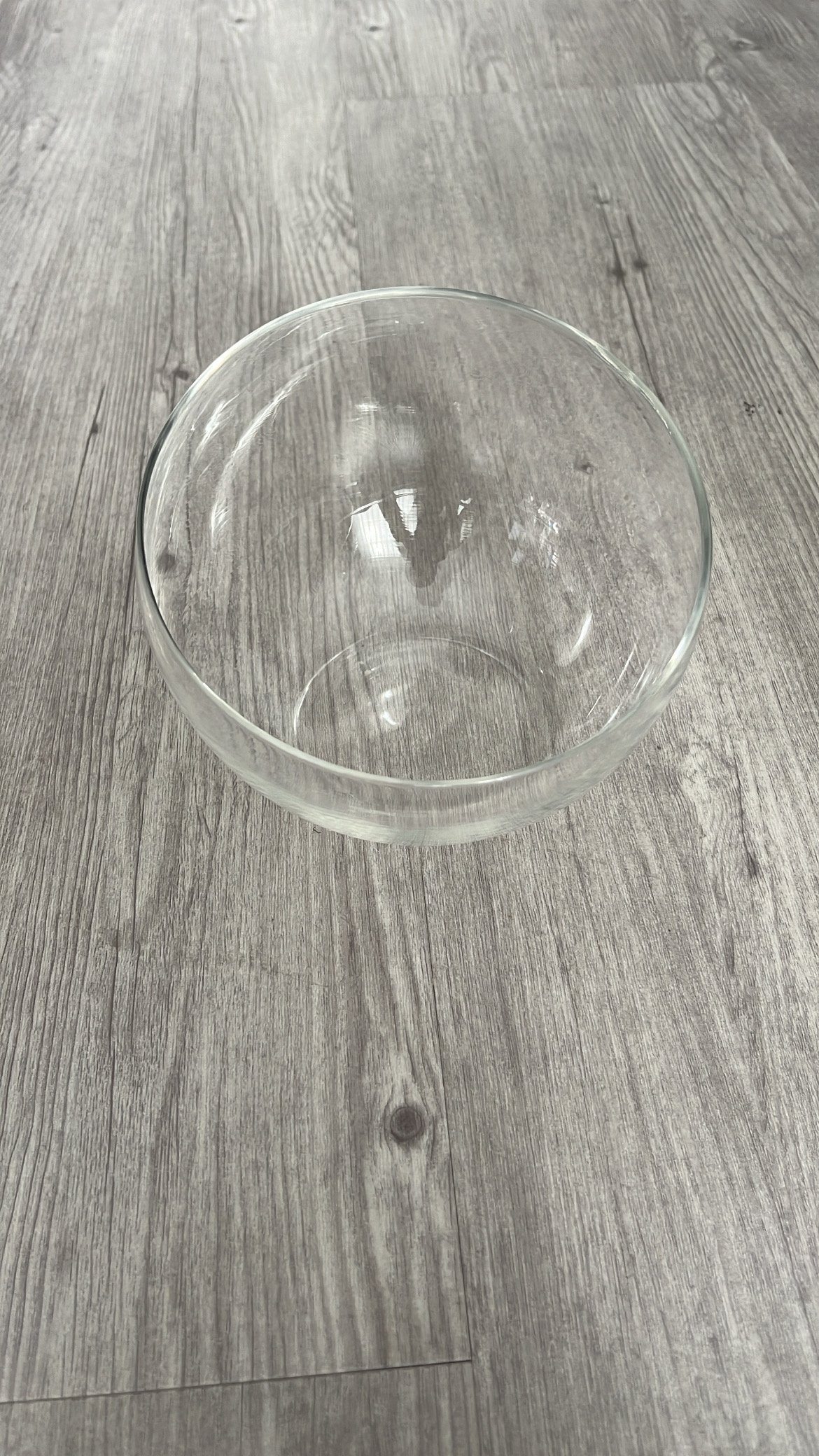 schiefe Glasschalen