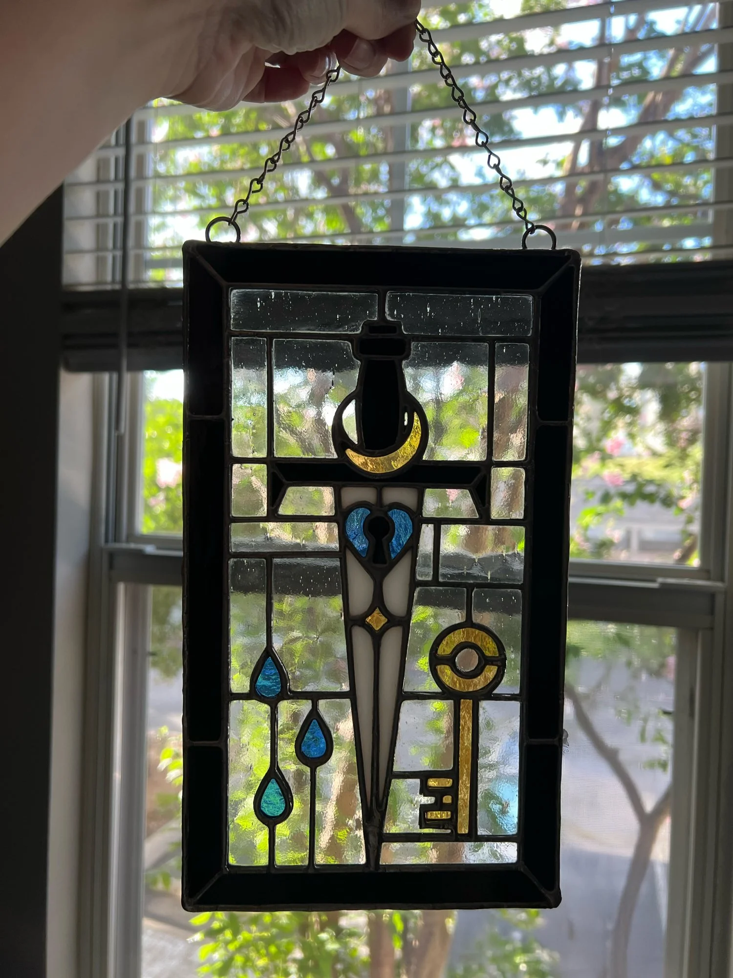 SwordKeyStainedGlass3.jpg