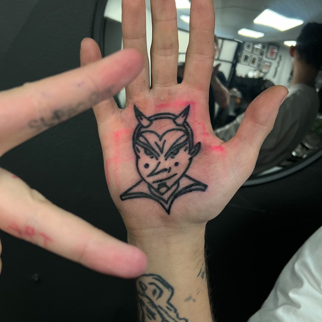 HANDPOKED 📍DM for a custom design 🖍️
#handpoked #handpoke #stickandpoke #tattoo