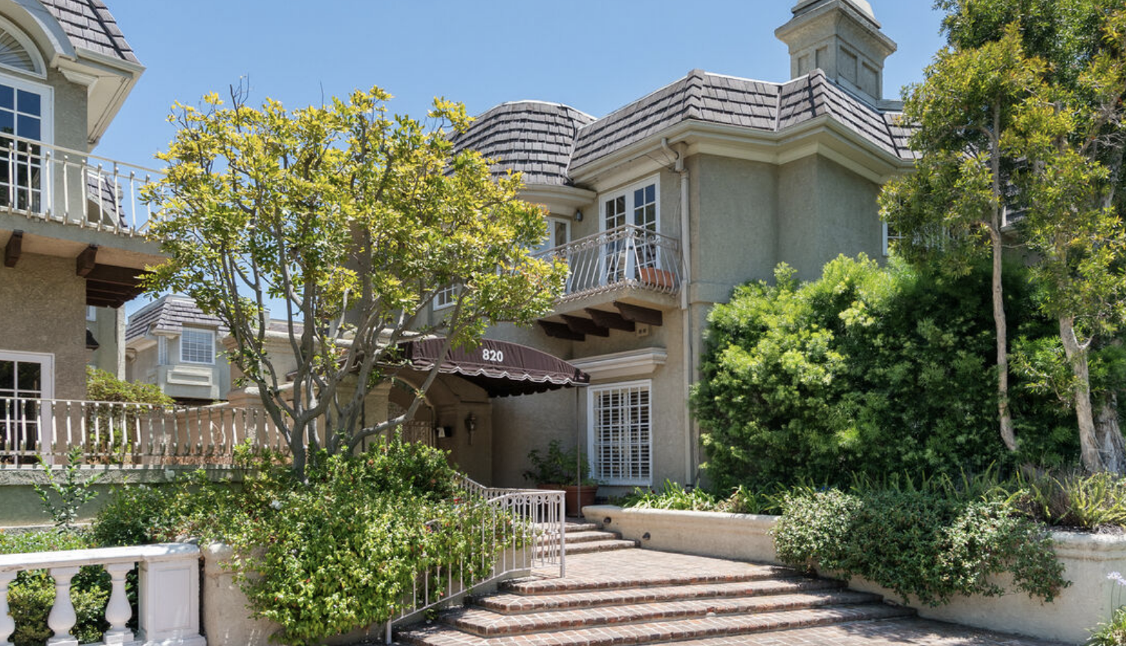 820 S. Gretna Green Way, Brentwood