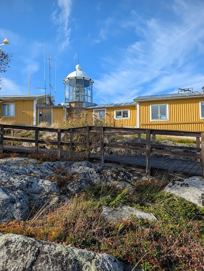 Zwischen Leuchtturm, Meer und Sturm. Eine Nacht in Bjuröklubb