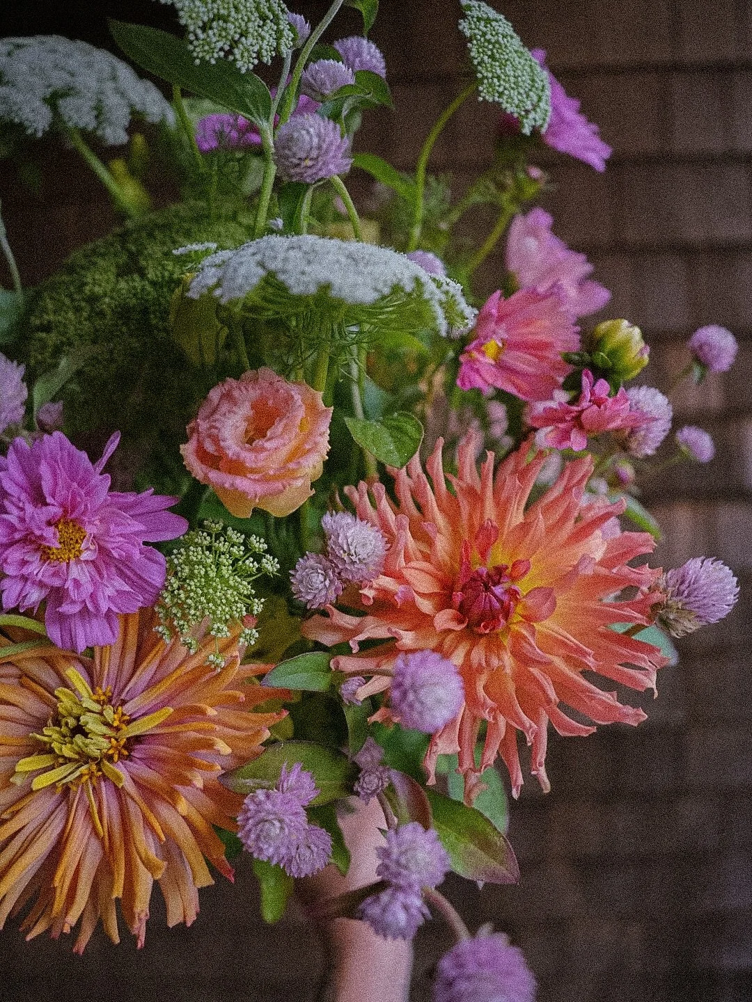 β¨Friday night = flowers + beers β¨
Kick off your weekend at the Brews & Blooms Workshop tonight at Moniker Brewery from 5:30–7:30pm. πΈπΊ
We’re mixing good vibes, fresh craft pours, and hands-on flower arranging with locally grown bl