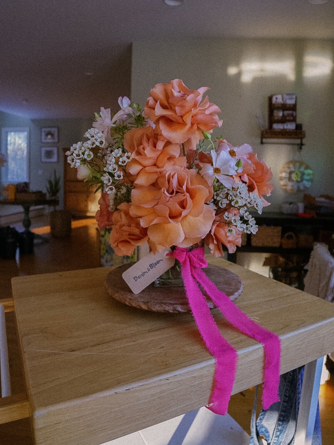 POV: You just realized that Valentine&rsquo;s Day is in less than 2 weeks &amp; you have no plans to celebrate your person&hellip;

@denimbloomflowers is here for you darlin&rsquo; 🫶🏼💐 

Link in our bio to pre-order today✨