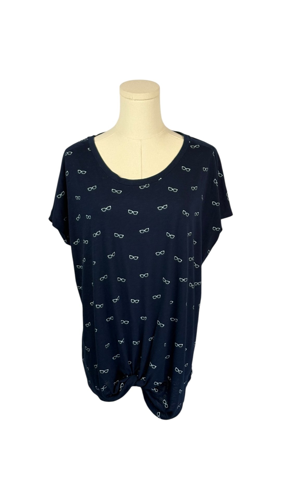 Izod Navy Blue Tee w/ Faux Tie at Bottom & White Sunglasses Pattern (Size XXL)