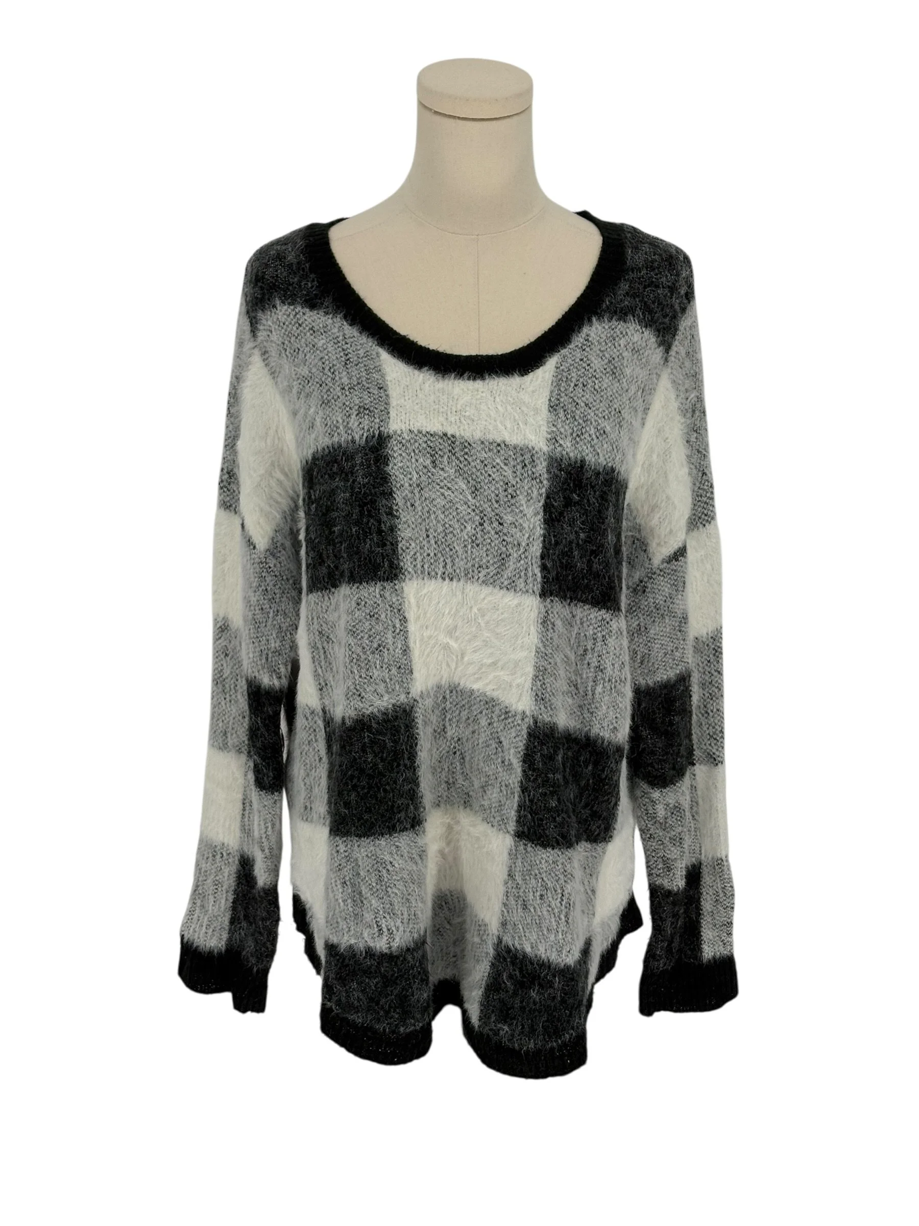 John Paul Richard Black White Buffalo Plaid Fuzzy Eyelash Knit Sweater (Size XL)
