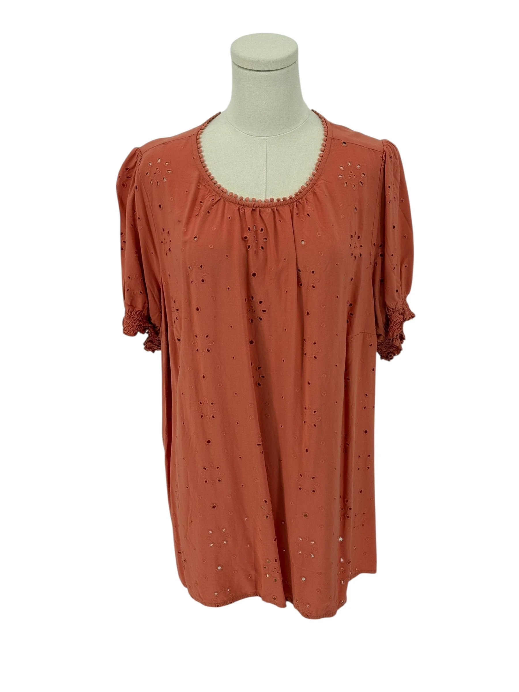 Torrid Orange Embroidered Eyelet Keyhole Back Puff Sleeve Top (Size 2)