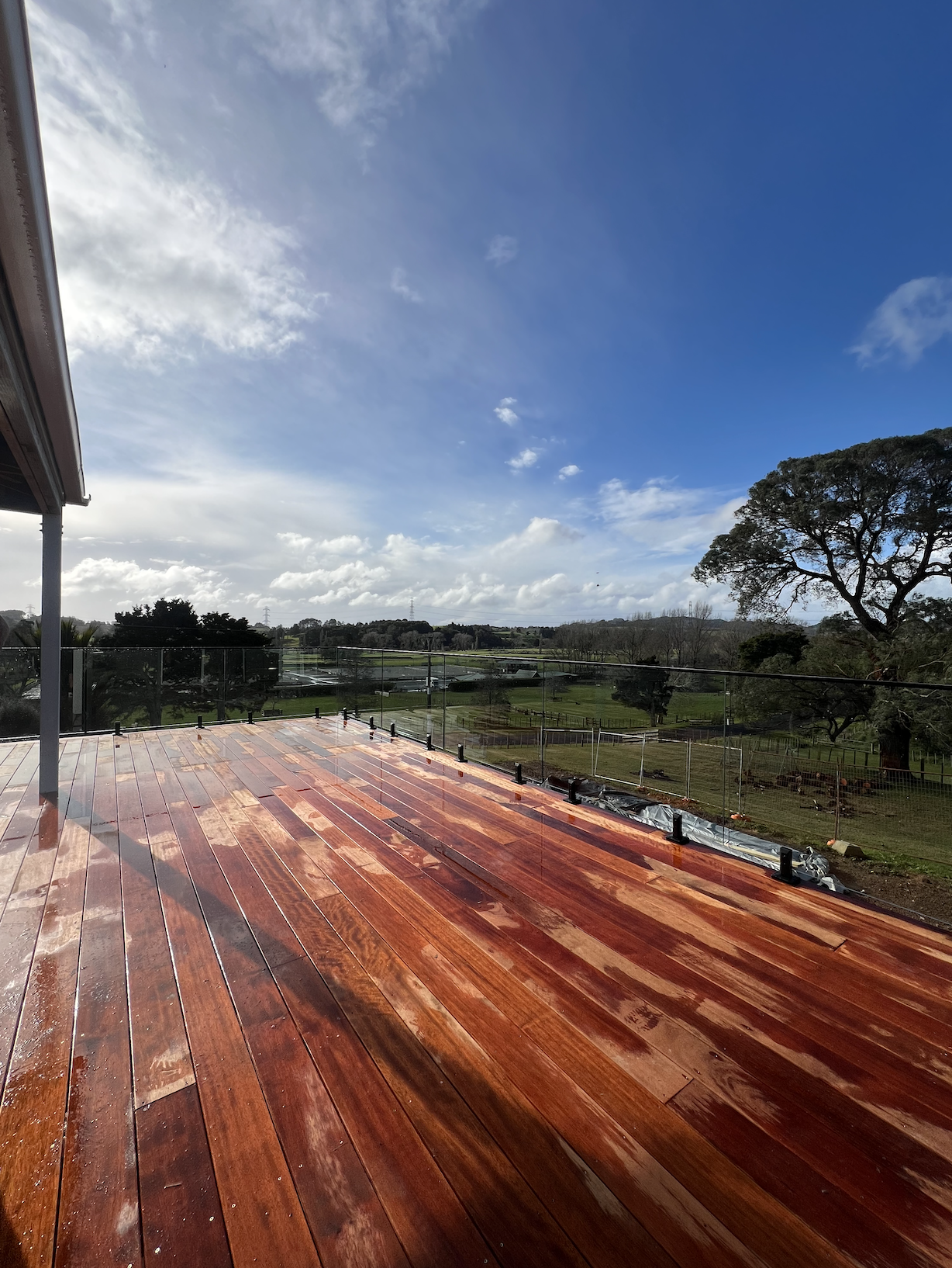 Balcony glass balustrade using spigot system for unobstructed views NZ