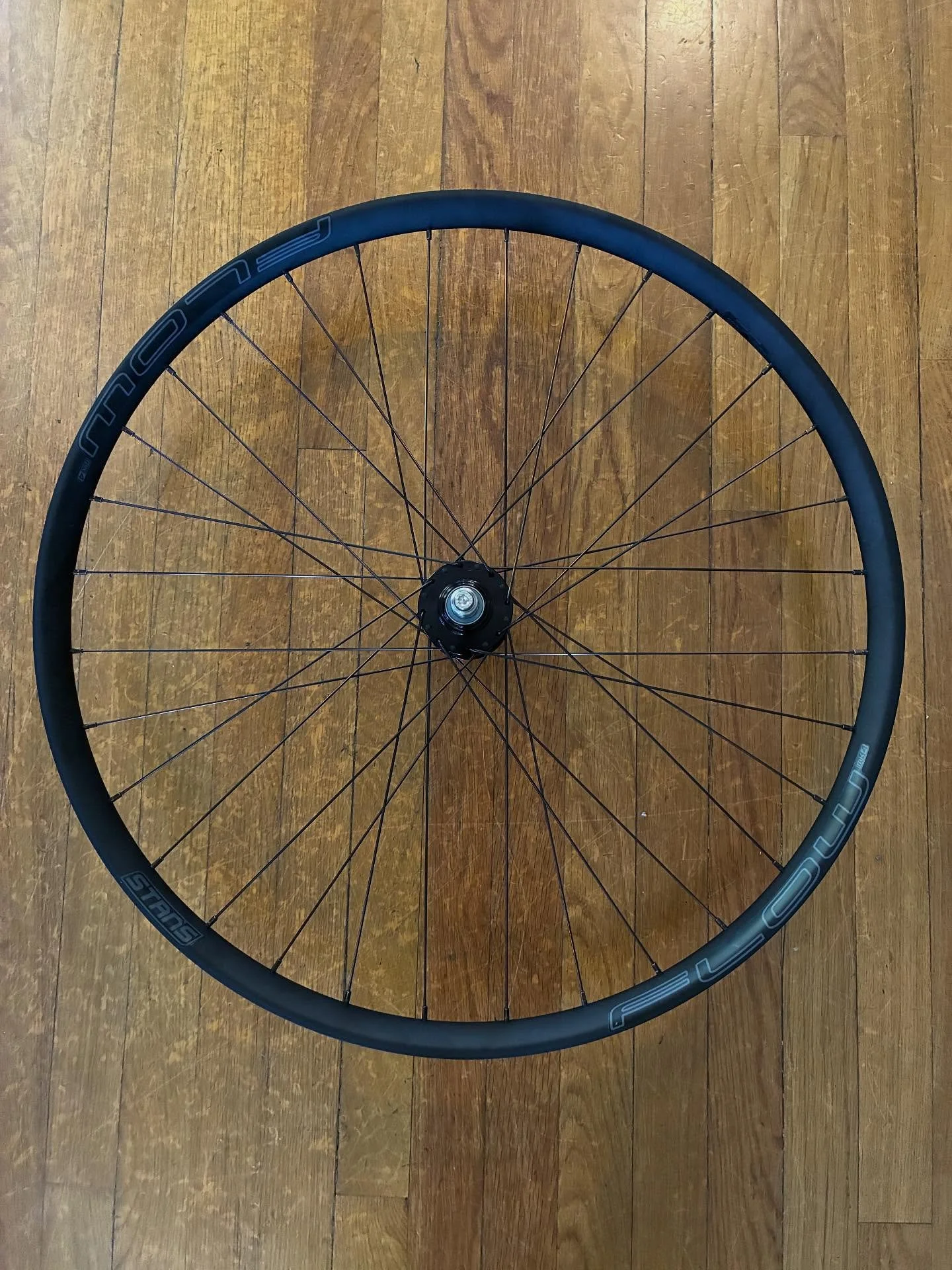 This rear single speed wheel is headed for the San Diego area this week. White Industry ENO single speed hub laced to a Stan’s NoTubes Flow rim. #vernbuiltwheels #handbuiltwheelsarebetter #singlespeedlife #whoneedsgears #singlespeedrules #white