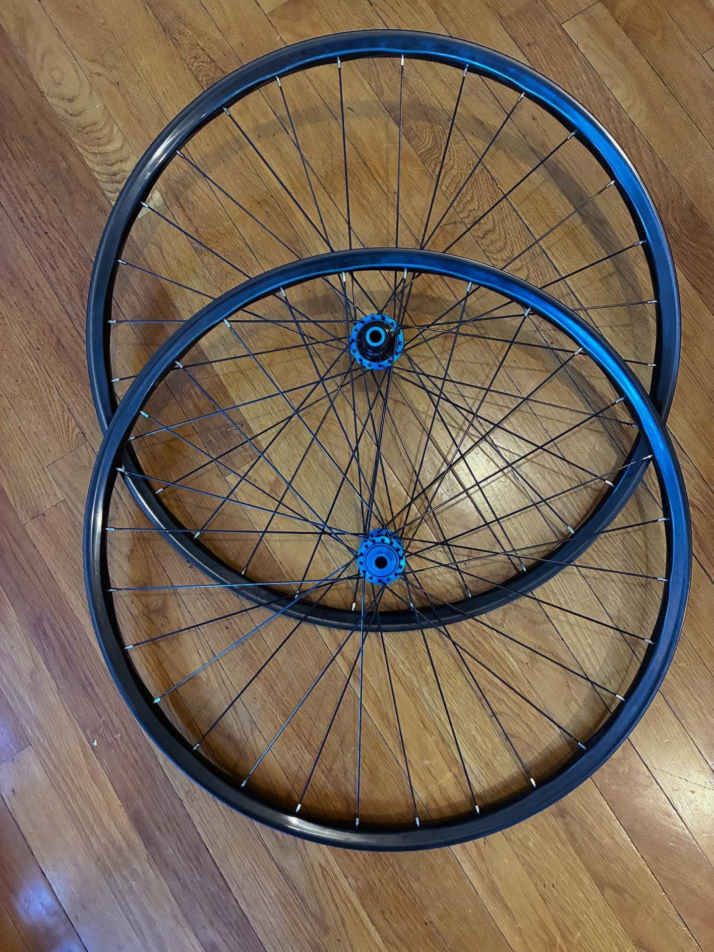 These are headed to a Christmas tree in S California next week. We Are One carbon Revive rims laced to Onyx racing hubs. 1560 grams. #vernbuiltwheels #handbuiltwheelsarebetter #handbuiltwheels #weareonecomposites #weareonerevive #onyxracingproducts #