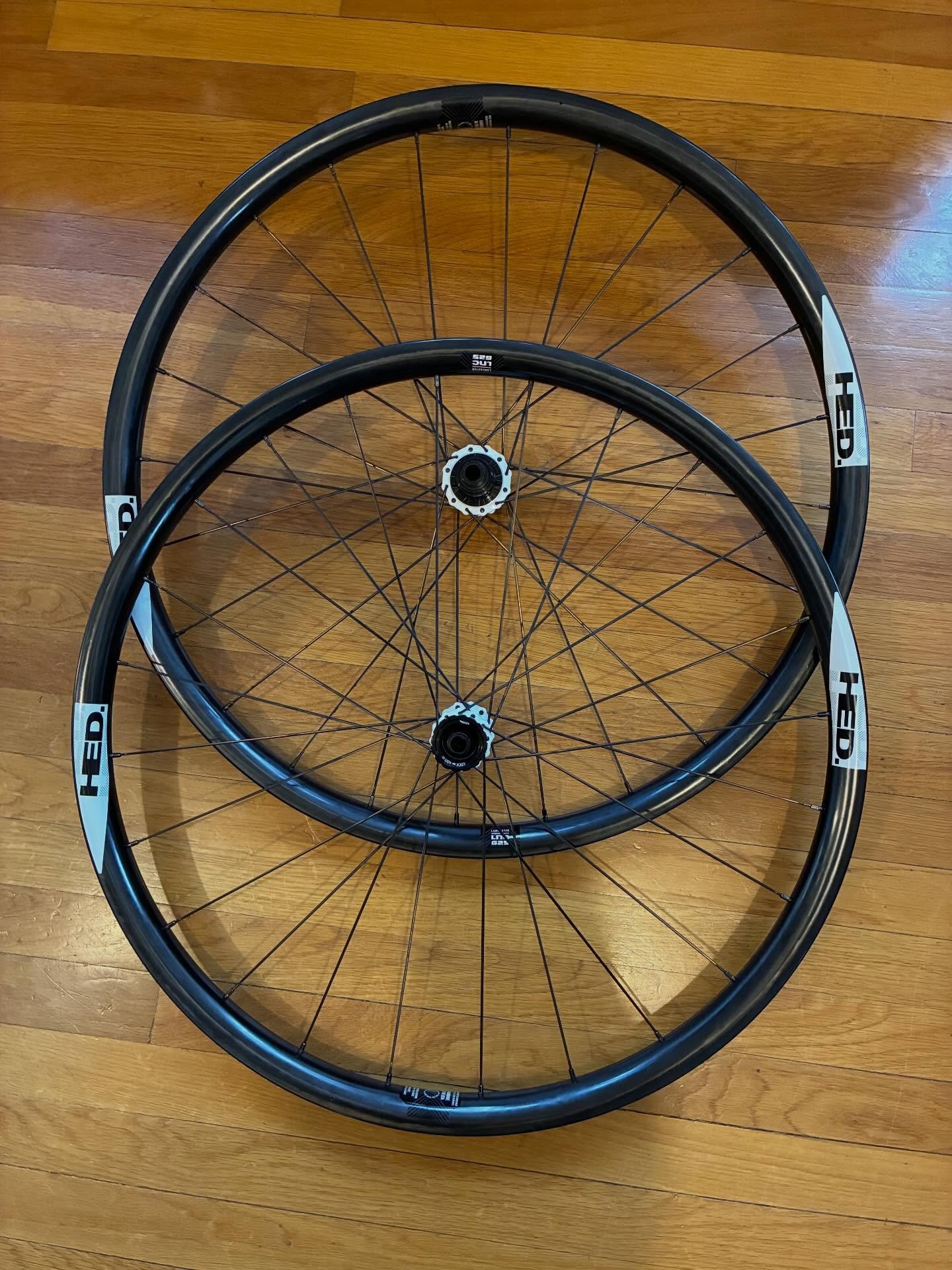 These are headed to Milwaukee Wisconsin next week. HED Lancaster carbon rims laced to Onyx Racing Vesper hubs. 1840 grams. #vernbuiltwheels #handbuiltwheelsarebetter #hedcarbon #onyxracingproducts #visitjacksonvilleoregon