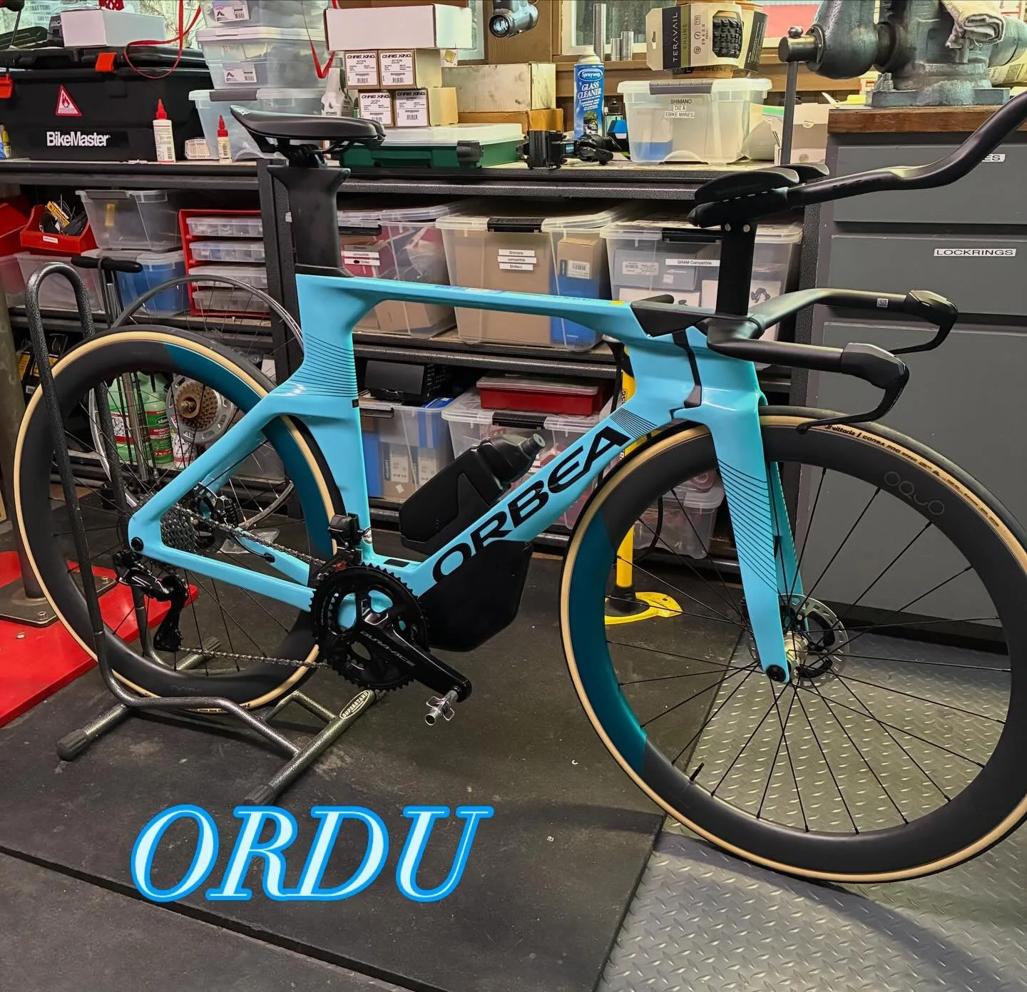 This beautiful Orbea Ordu TT bike will be hitting the Nor Cal triathlon circuit this year. This bike is fast. #orbeaordu  #visitjacksonvilleoregon #obra #ttbike #weareorbea
