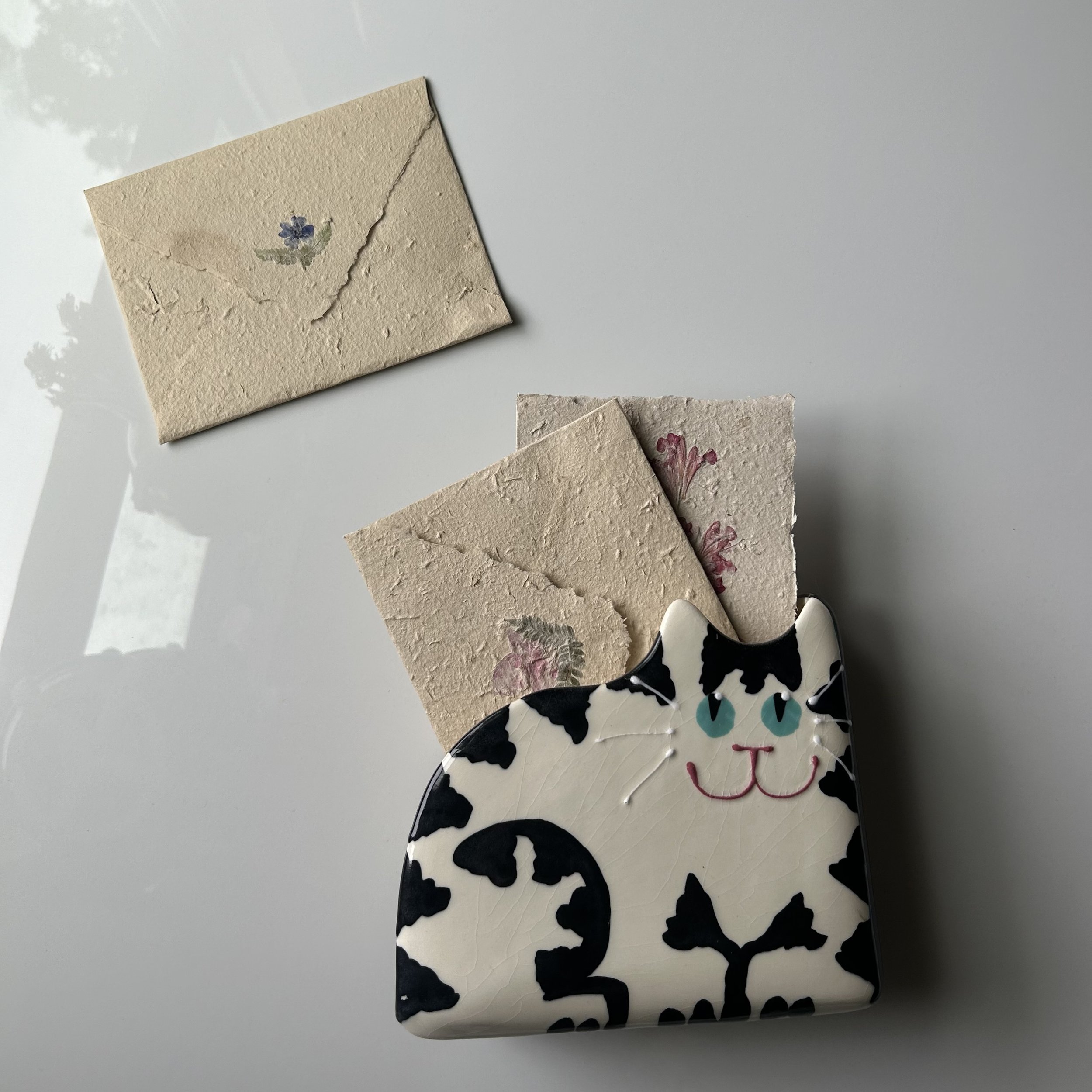 Cat Letter Holder