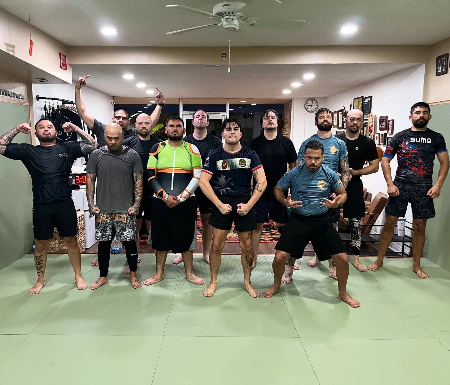 Another good start to the week! Change your life, come train.

#bjj #jiujitsu #muaythai #mma #ﬁtness #selfdefense #laopenmat #losangeles #monrovia #duarte #arcadia #sgv #sangabrielvalley #martialarts #martialartist