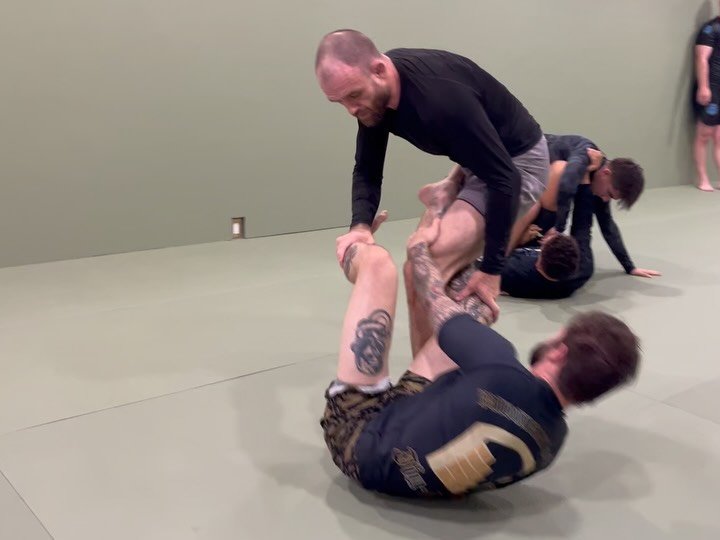 Another week at the dojo below the San Gabriel Mountains. Come train and change your life. 

Free trials, be brave!

#bjj #jiujitsu #muaythai #mma #mixedmartialarts #ﬁtness #selfdefense #laopenmat #losangeles #highlandpark #littletokyo #monrovia #dua