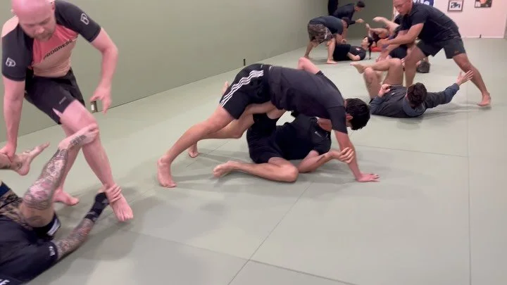MJJC - Video of this week&rsquo;s nogi classes ⚔️

Try 2 days for free and become a benevolent weapon of fury and justice.

#monrovia #jiujitsu #bjj #nogi #sgv