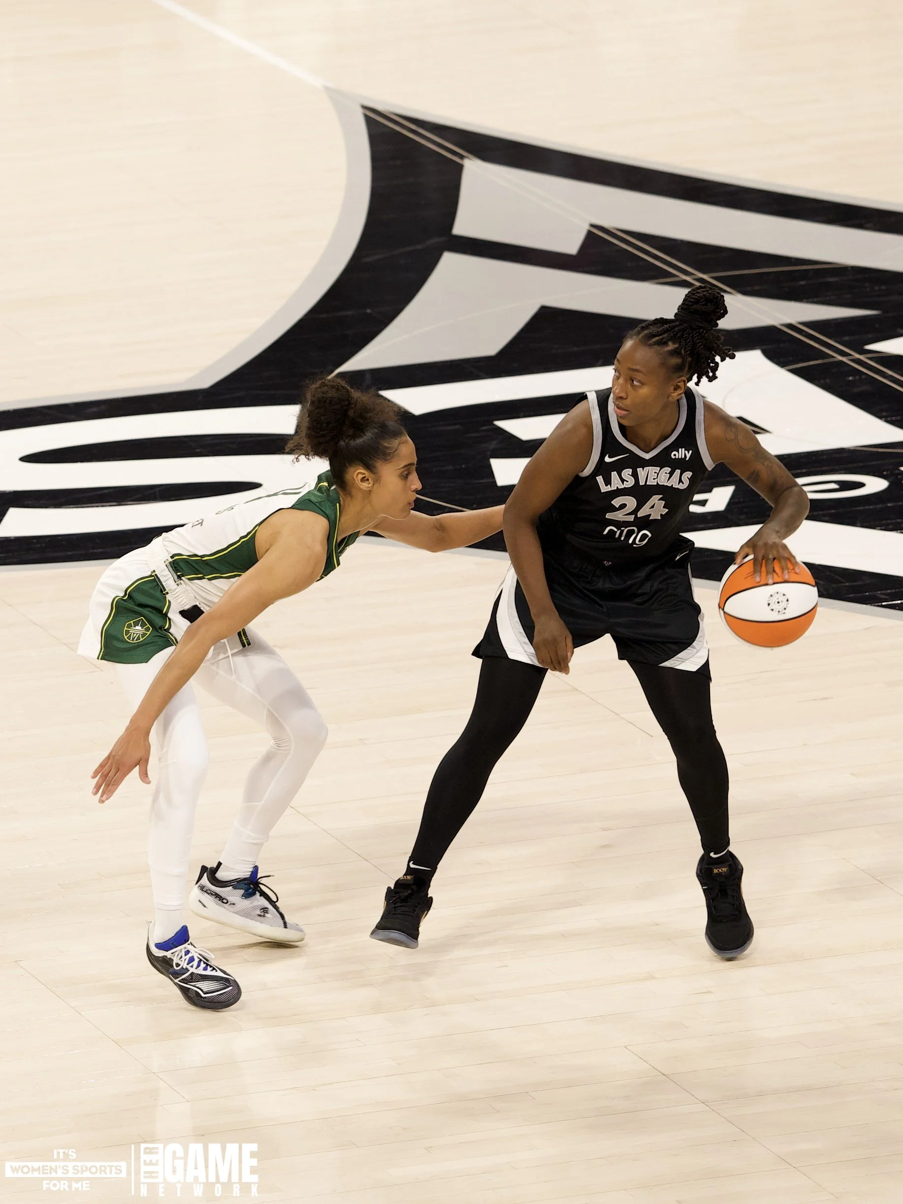 Aces Keep Rolling: Las Vegas Opens Playoffs With Statement Win Over Seattle