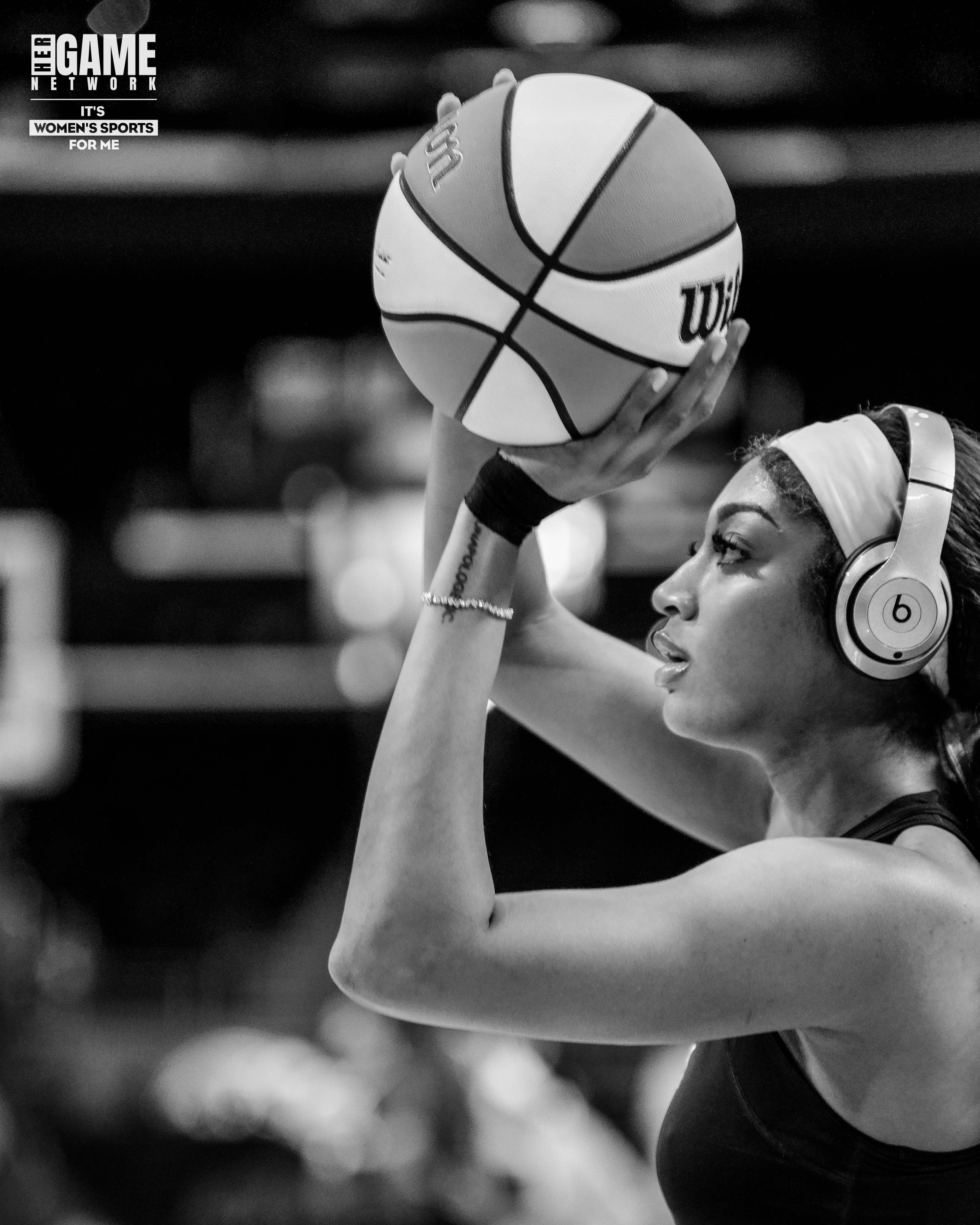 LA Sparks vs Chicago Sky_Crypto.com Arena_5.25.2025_by Alishia Stevens HGN-21.jpg