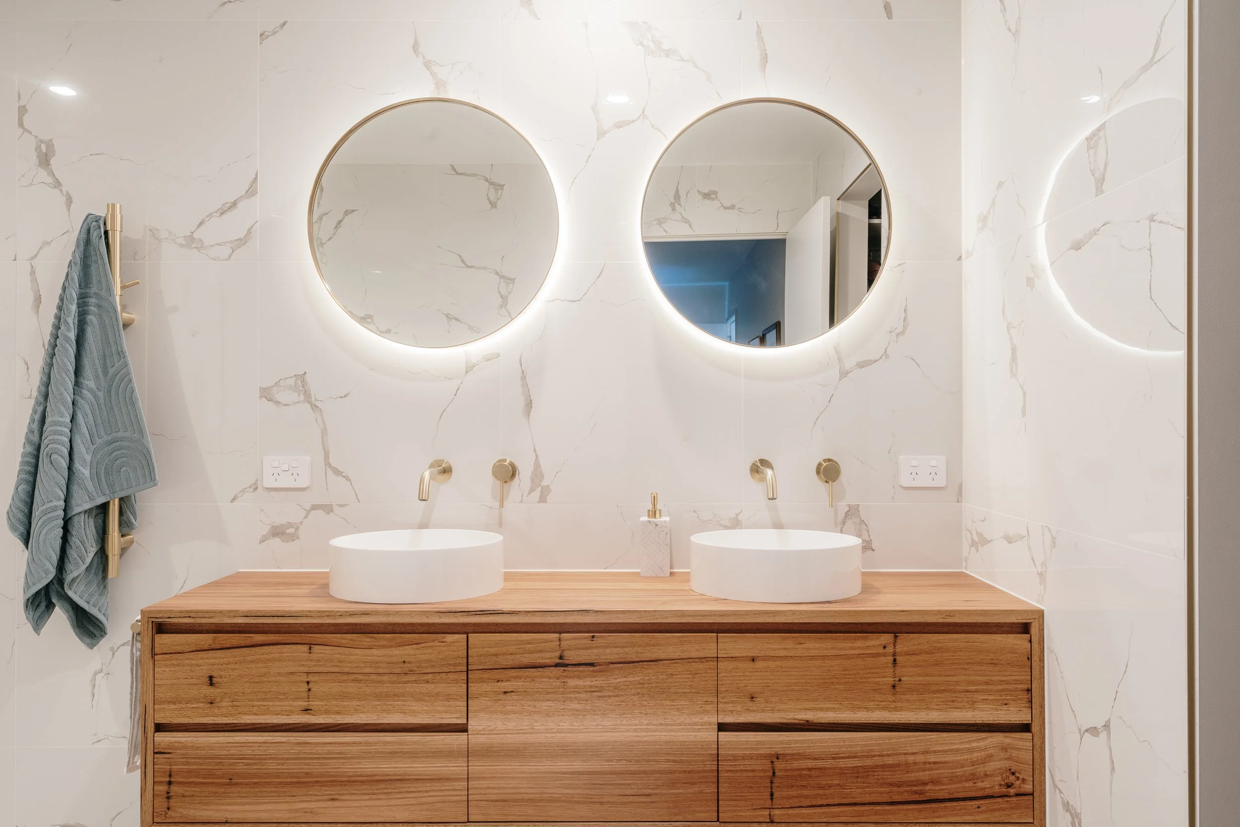 AriseBuilding - Taroona Bathroom - 4.jpg