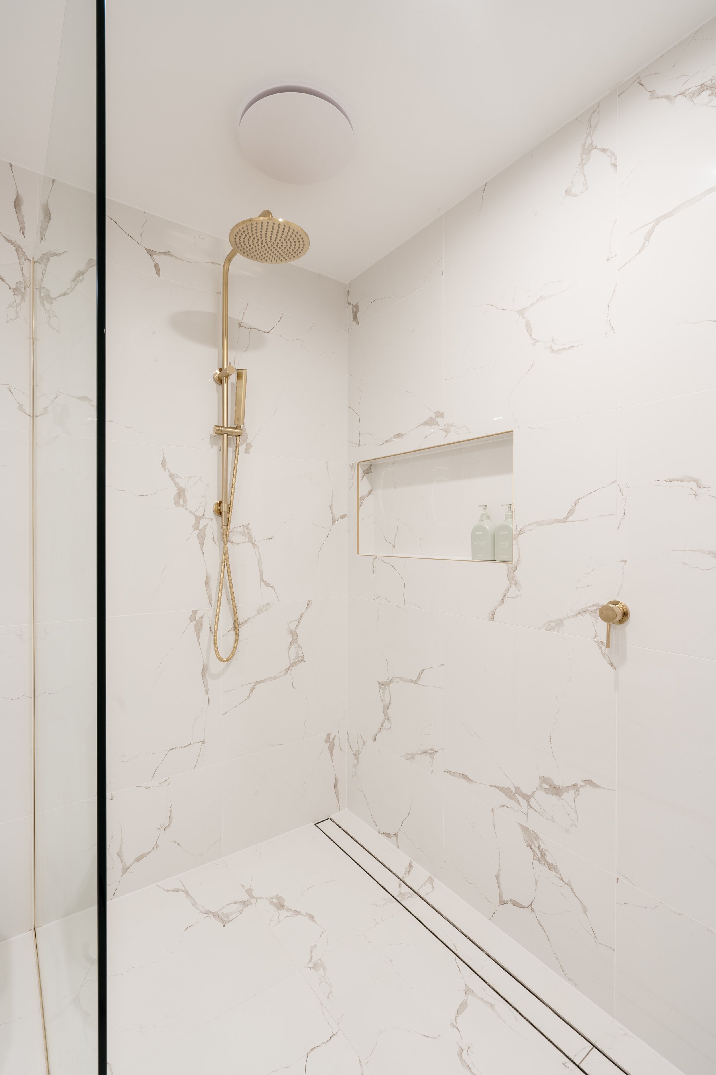 AriseBuilding - Taroona Bathroom - 10.jpg