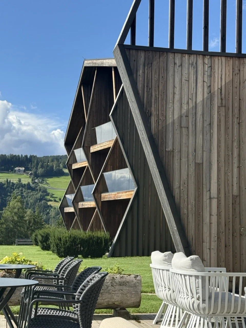 aeon-hotel-outdoor-design - Grande.jpeg