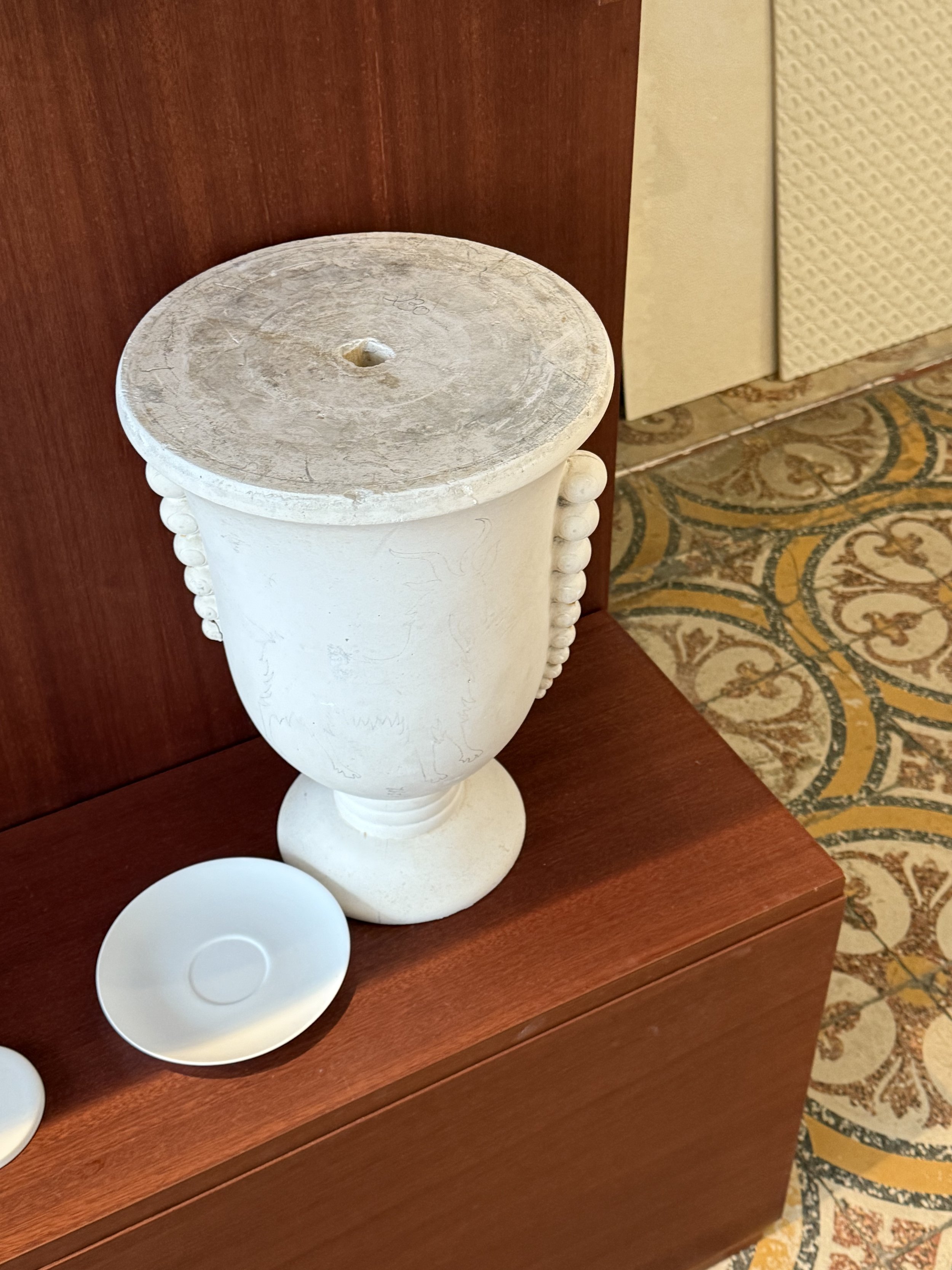 manufacture-couleuvre-porcelaine-paris.jpeg