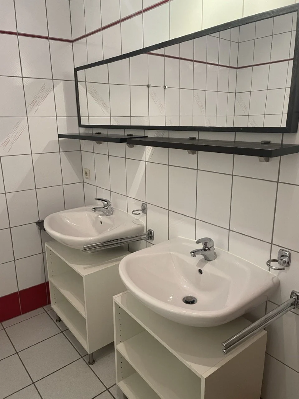 bathroom-renovation-before - Grande.jpeg