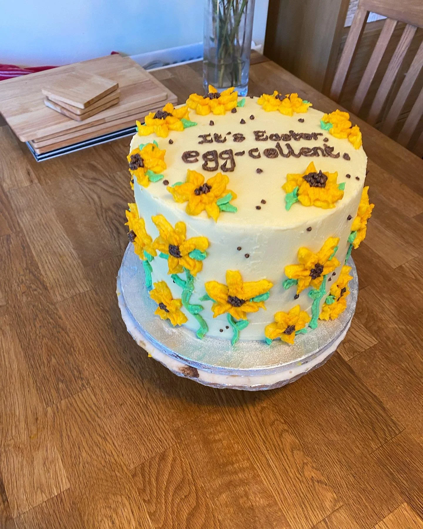 It&rsquo;s Easter, egg-cellent 🐣 Blueberry sponge with blueberry jam and mascarpone icing decorated with buttercream sunflowers :) 🌻 💕❤️🍰