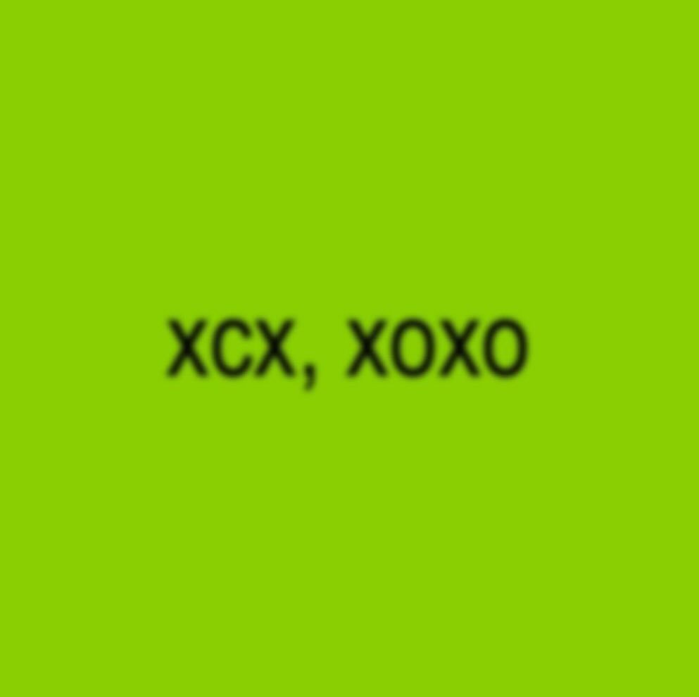 XCX, XOXO

Une nouvelle g&eacute;n&eacute;ration &eacute;merge avec des figures pro&eacute;minentes, des potentiels r&eacute;v&eacute;l&eacute;s et une toute nouvelle mani&egrave;re de r&eacute;gner. Au milieu, un visage sort, celui de Charli XCX @ch