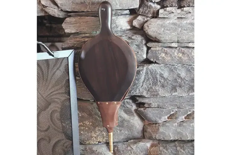 Shaker Fireplace Bellows – Mango Wood, Faux Leather & Brass Nozzle