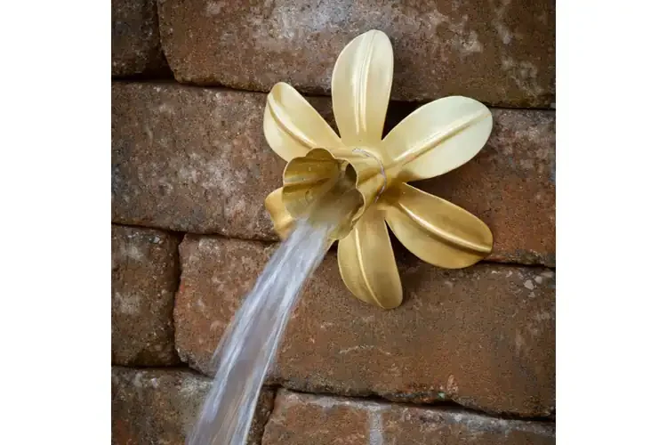 Brass Flower Spout – 6 Petals Daffodil | Outdoor Garden Wall Water Feature
