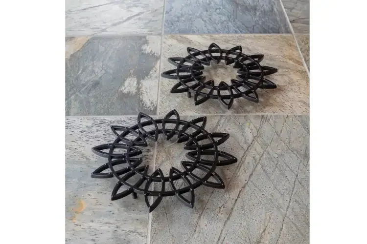 Flower Wrought Iron Trivets – Rust-Resistant Cast Iron Plant Stands (Pair)