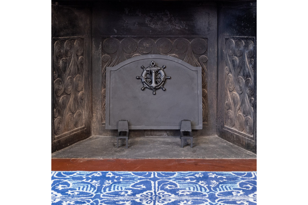 Large Nautical Fireback – Made of Cast Iron Fireplace Back with Anchor & Wheel Design