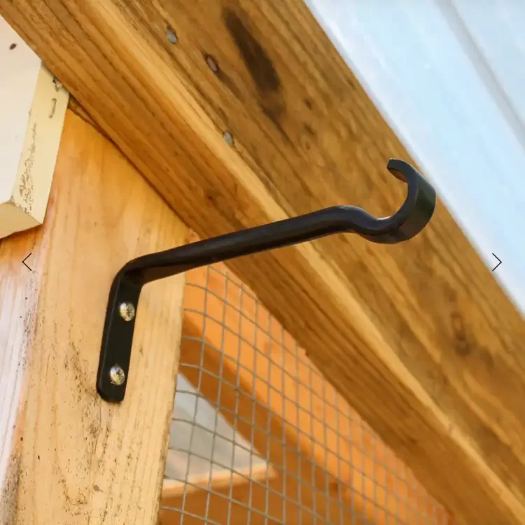 Wall Brackets for Garden Trellises Attached on Wall