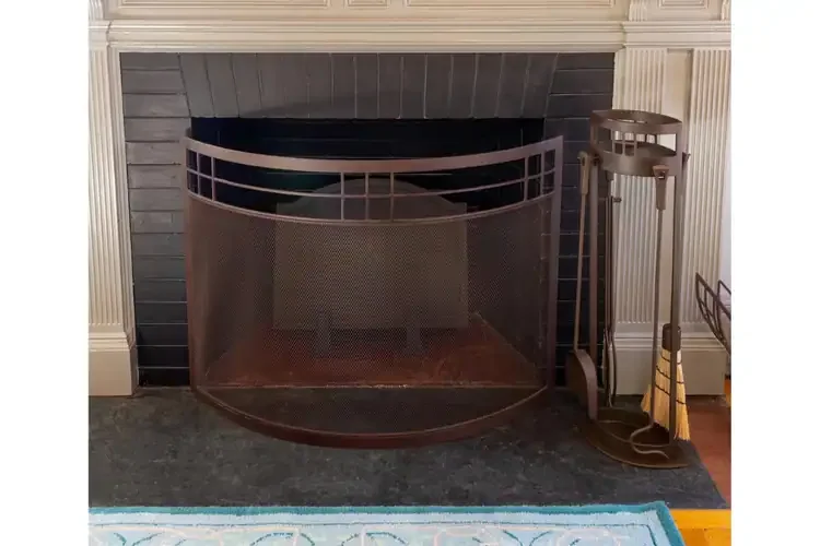 Arts & Crafts Curved Fireplace Screen with 4-Tool Set – Roman Bronze Finish