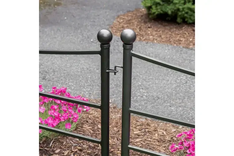 Square-on-Squares Fence Section with Hooks and Loops