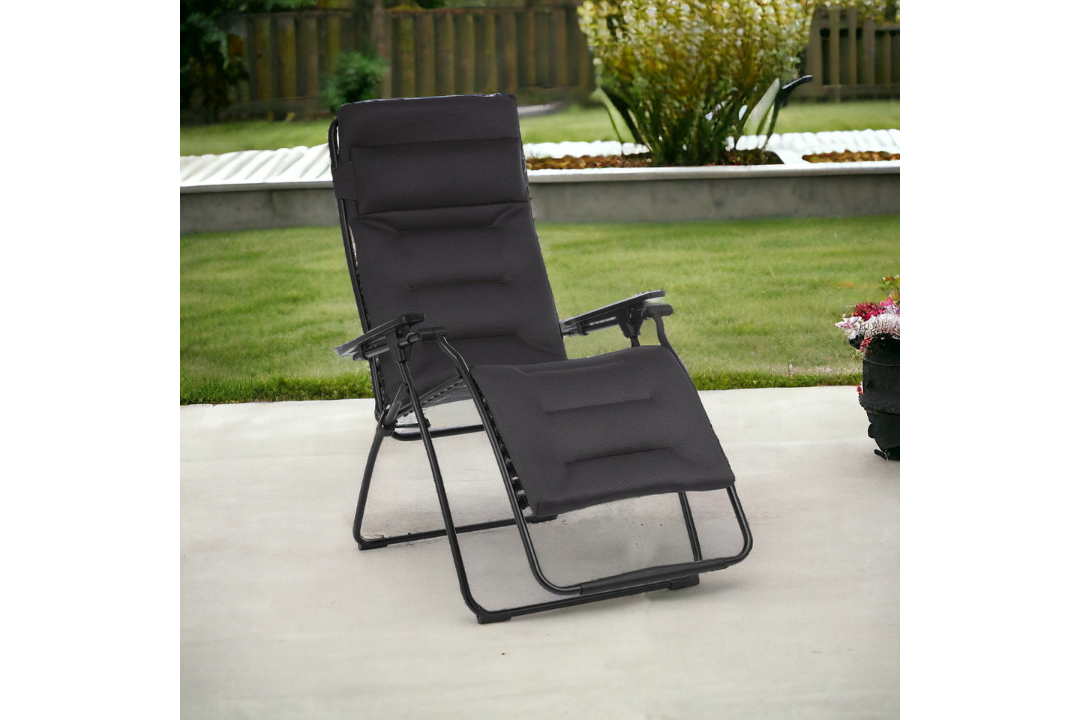 30" Steel Outdoor Zero Gravity Chair with Cushion in Black