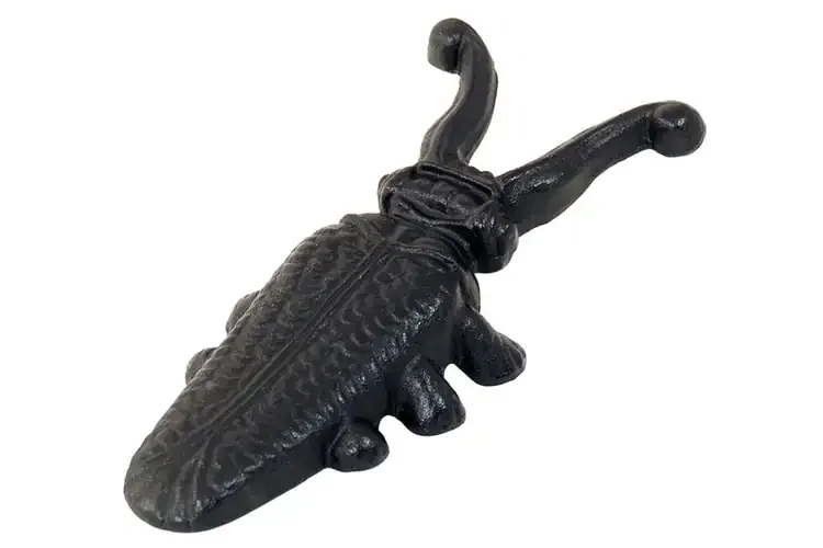 Boot Jack Cricket – Cast Iron Muddy Boot Remover