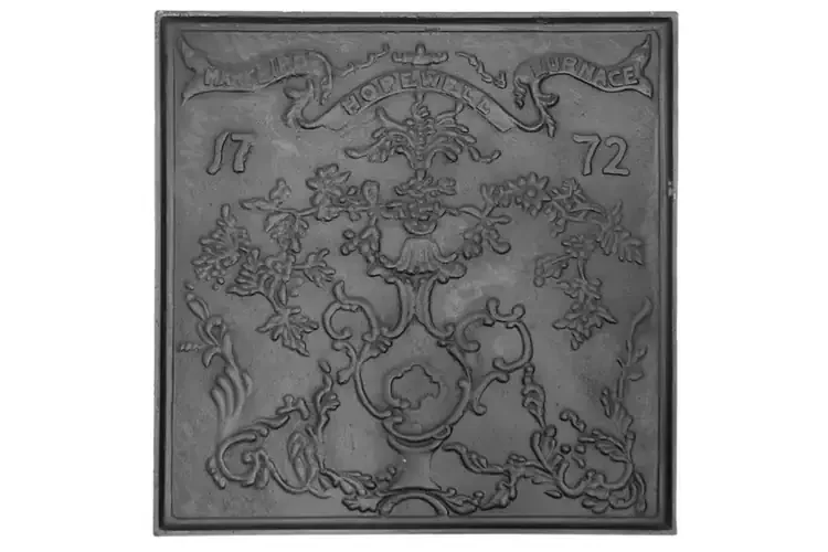 Hopewell Fireback – 23" Made of Cast Iron Fireplace Panel in Matte Black