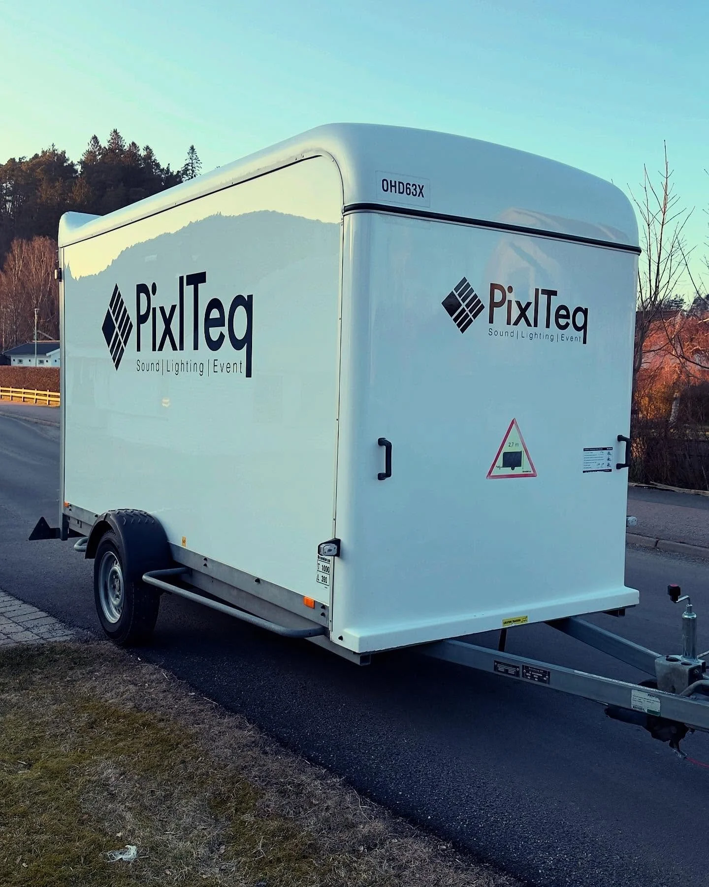 Nytt sl&auml;p, nytt tryck &ndash; nu rullar vi med stil!
Stort tack till grymma Bildovision i &Auml;lv&auml;ngen f&ouml;r ett supersnyggt jobb. Nu &auml;r PixlTeq redo att ta n&auml;sta event till en ny niv&aring;!

#PixlTeq #Bildovision #Eventtekni