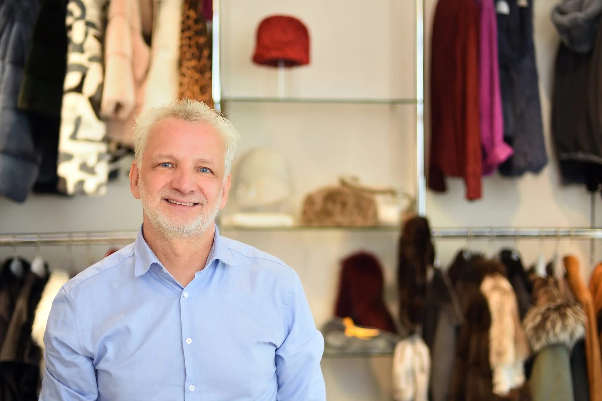 Anita-und Ernst Schwarz-Pelze-am-Dornbusch.JPG