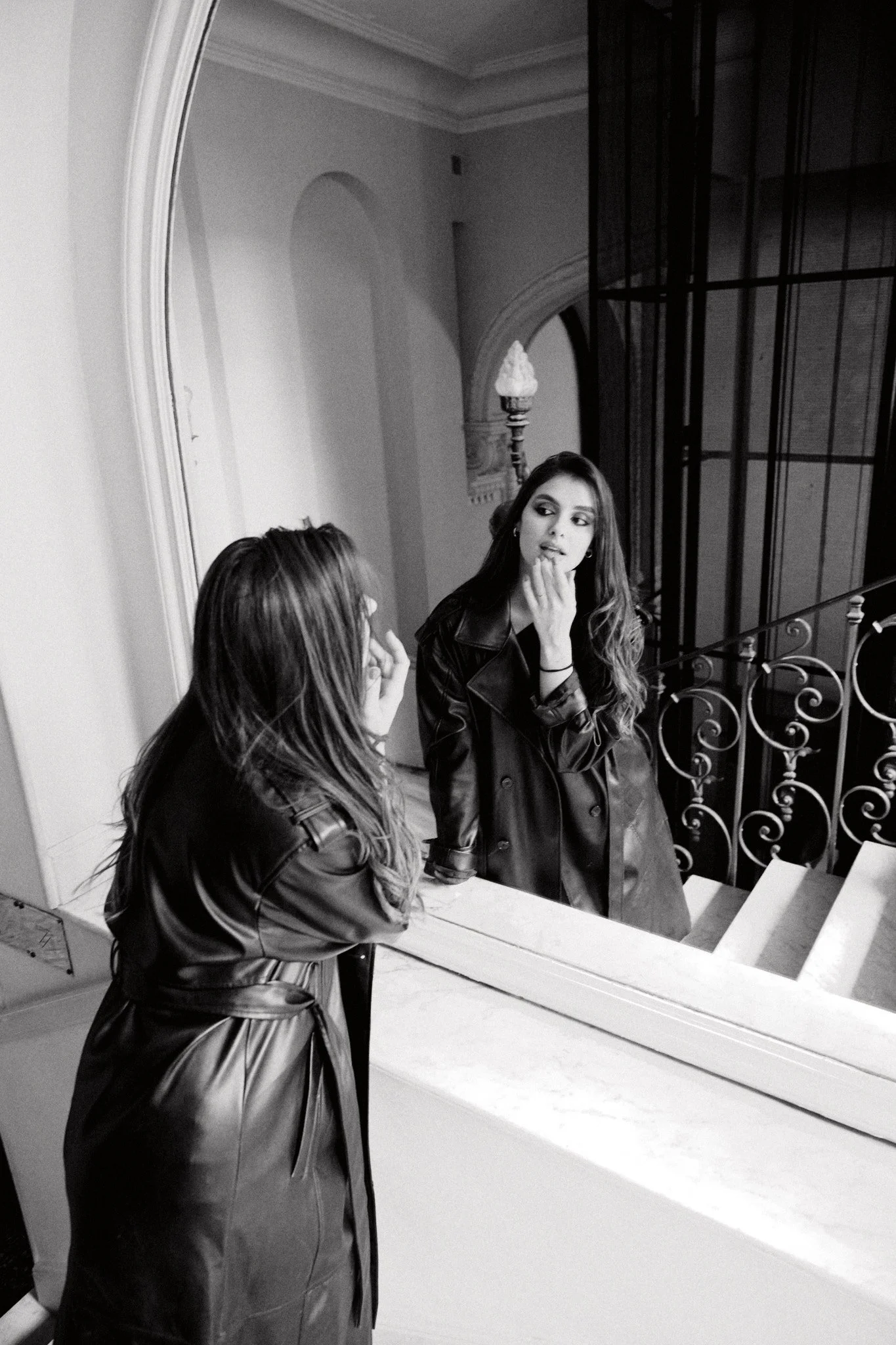 shooting mode d'une femme dans palace sur la Cote d'azur