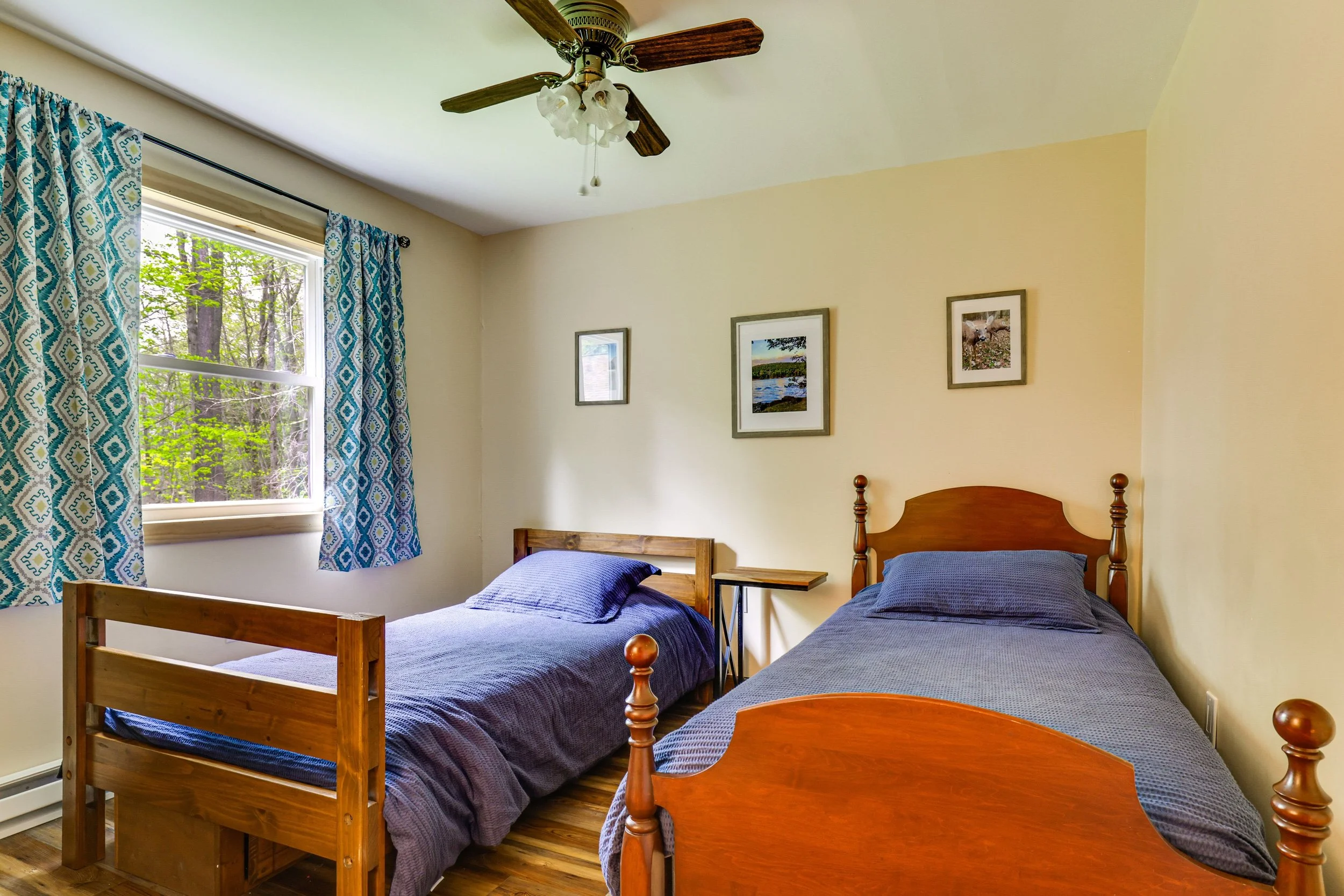 Twin bedroom