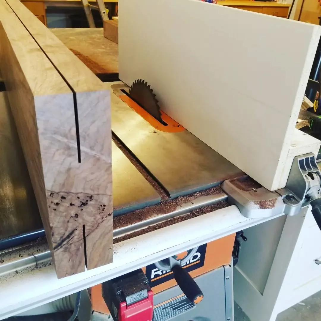 Japanese saw is great and all, but definitely need to invest in a bandsaw.

#resaw #bandsaw #japanesesaw #woodworkingskills #walnut