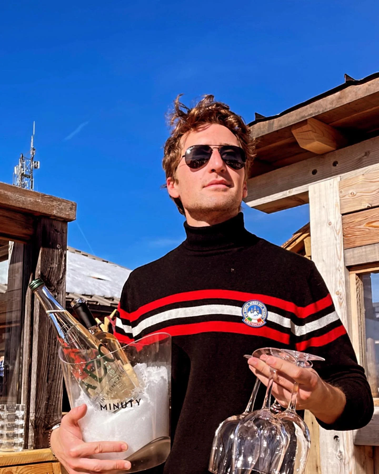 apr&egrave;s ski instructor reporting for duty 🎿
