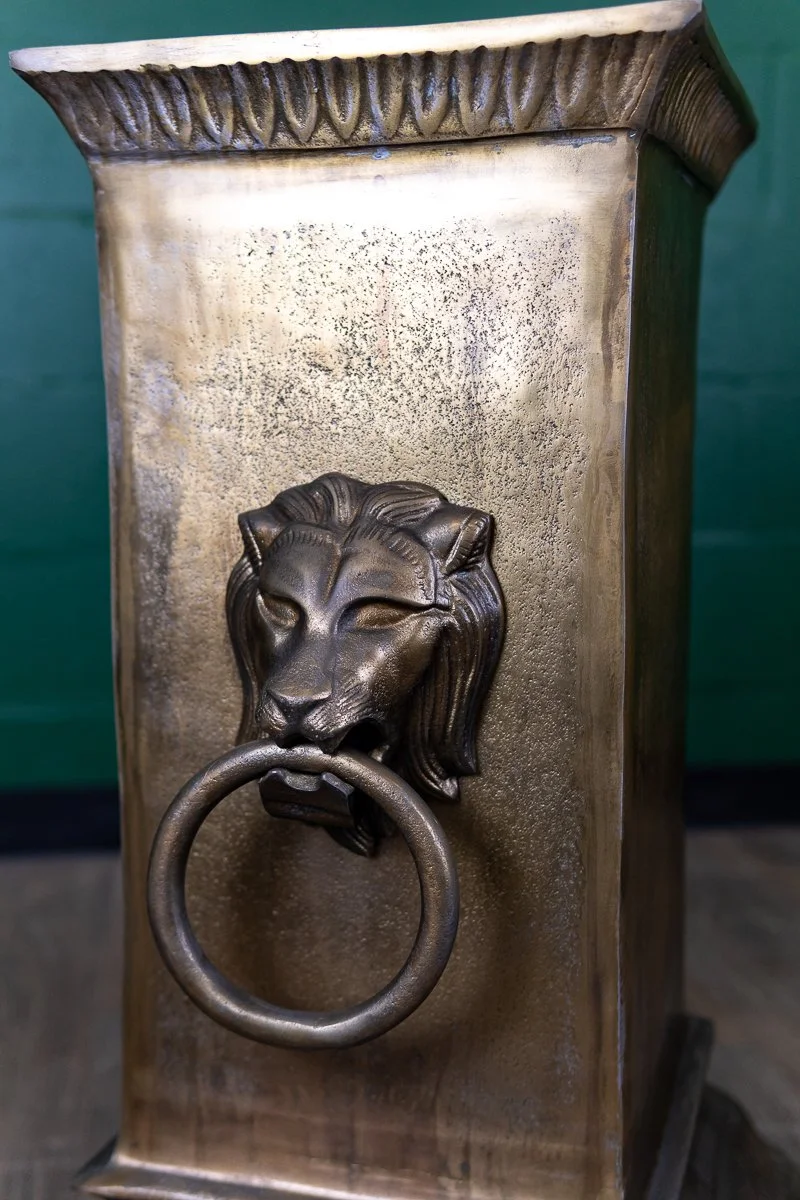 brass-lion-pedestal-8.jpg
