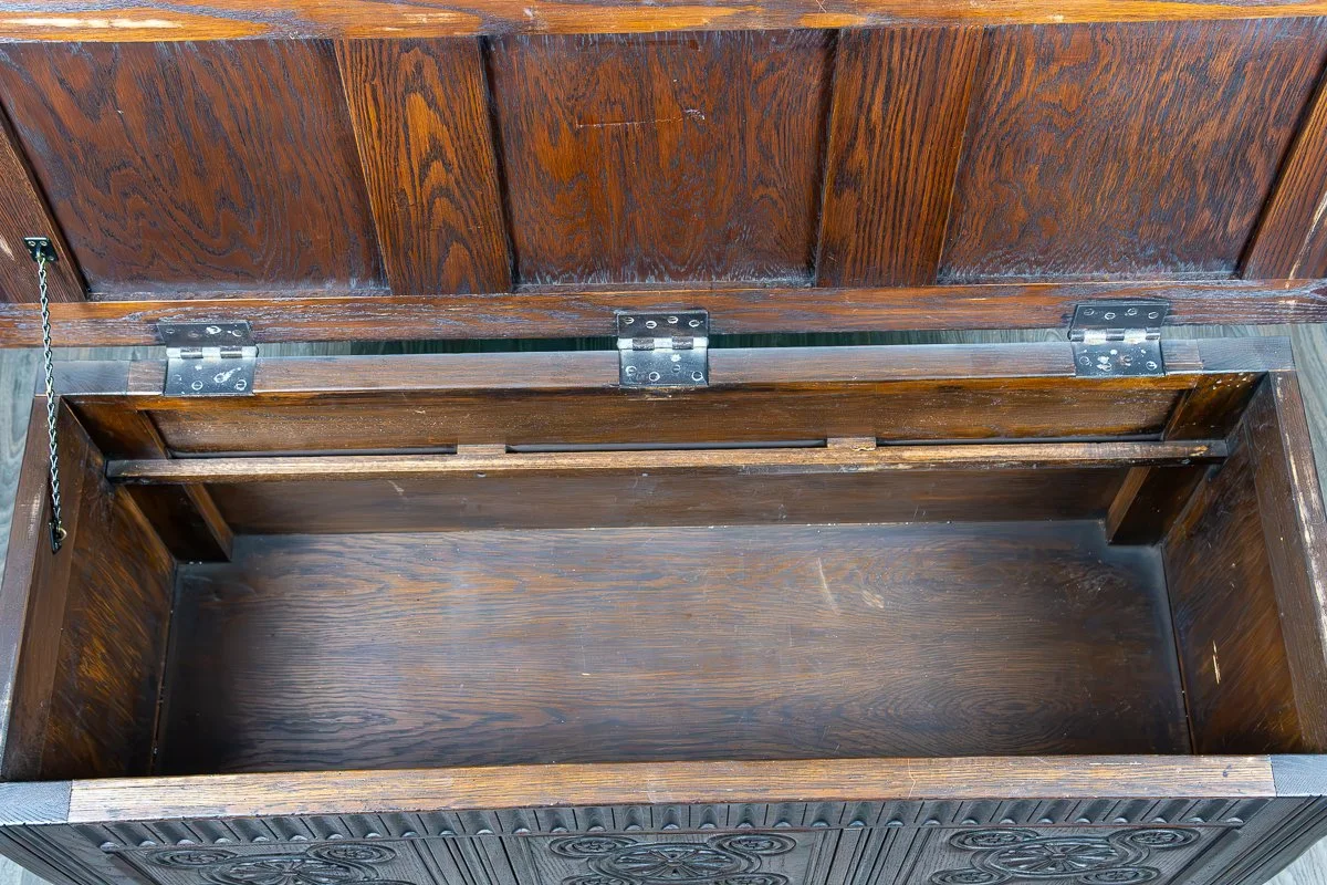 Carved-Oak-Coffer-10.jpg