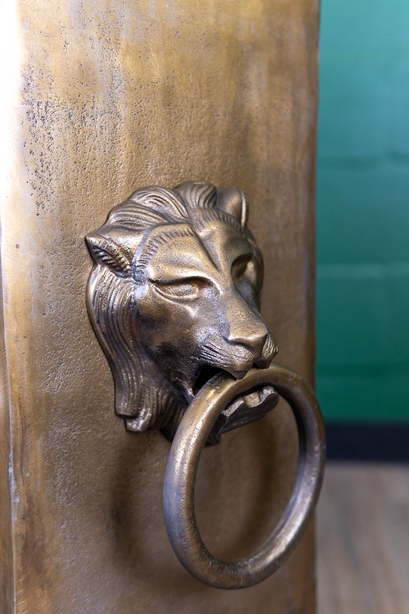 brass-lion-pedestal-5.jpg