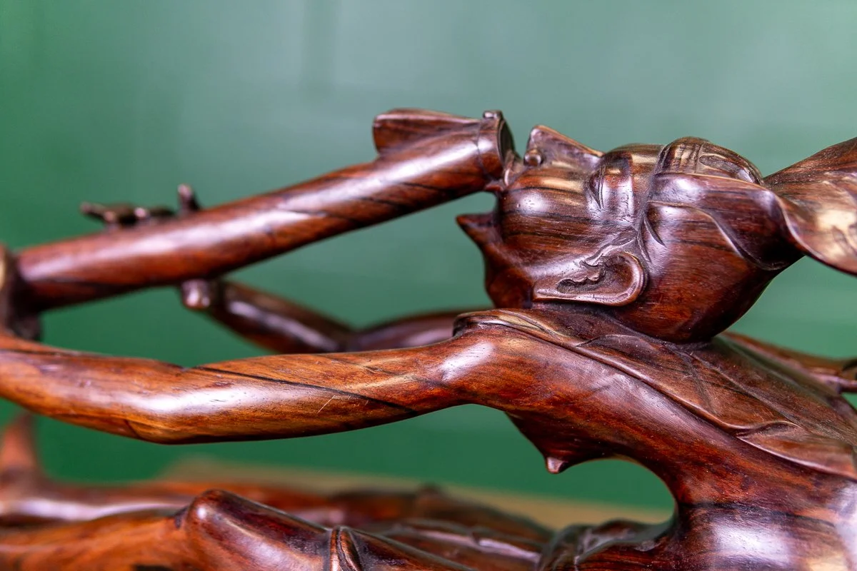 carved-flute-player-10.jpg
