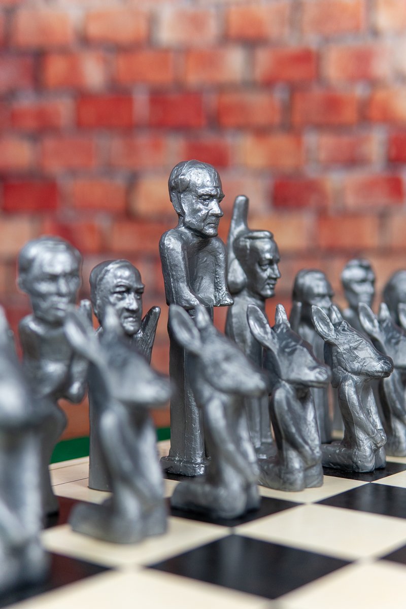 contemporary-chess-set-12.jpg